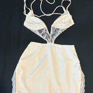 Elegant White Lace Lingerie Set